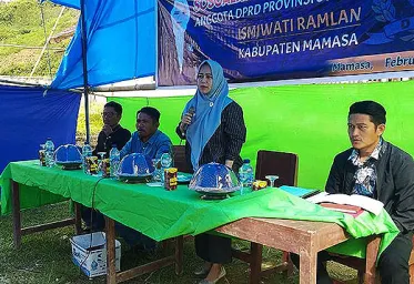 Anggota DPRD Sulbar Ismiwati  Berkunjung ke Desa Panetean