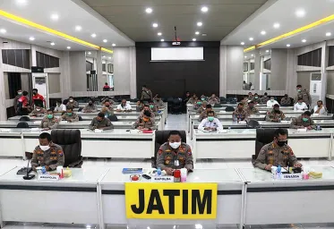 Kapolda Jatim Instruksikan Jajaran Kapolres  Lakukan Himbauan Humanis Terkait Melonjaknya Pandemi Virus Covid 19