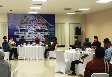 Menjalin Silaturrahmi DPRD Sulawesi Barat Menggelar Rapat