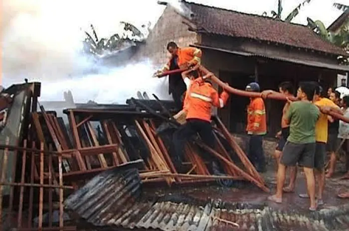 2 ART dan 1 Balita Tewas Terpanggang Dalam Toko Mebel 