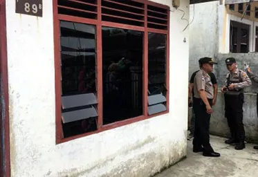 Polisi Geledah Rumah Diduga Milik Pelaku Bom Bunuh Diri