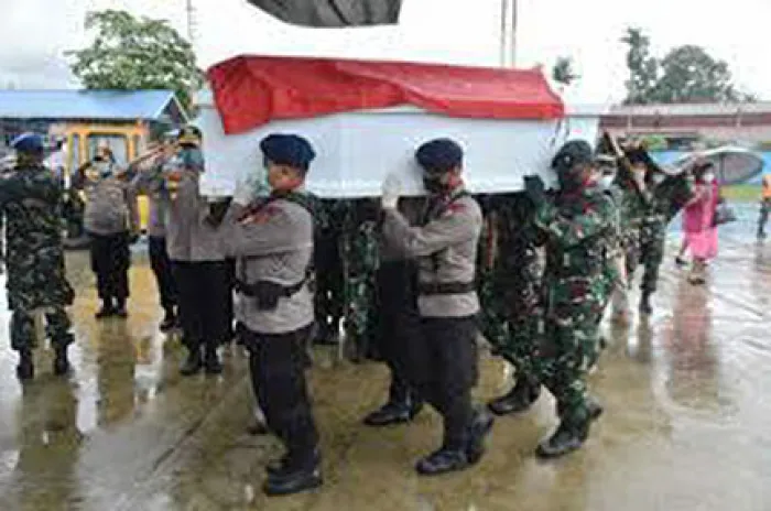  Bentrok dengan Anggota TNI 3 Polisi Tewas, 2 Luka Tembak