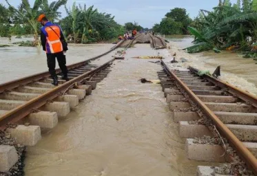 Akibat Banjir Perjalanan Kereta Api dari Jakarta Senin Ini Dibatalkan