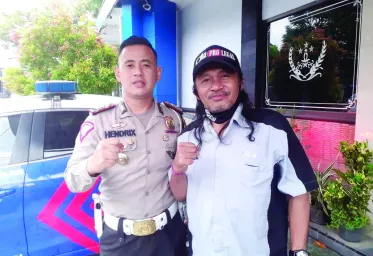 Polisi Pelayan Masyarakat