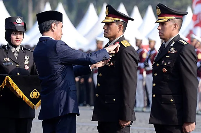 4 Anggota Polri Terima Bintang Jasa Bhayangkara Nararya Dari Presiden