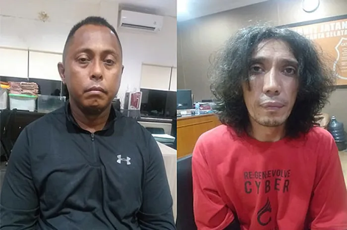 Dua Pria Datang ke Polres Jaksel Bawa Bong dan Timbangan Elektrik <br><br>