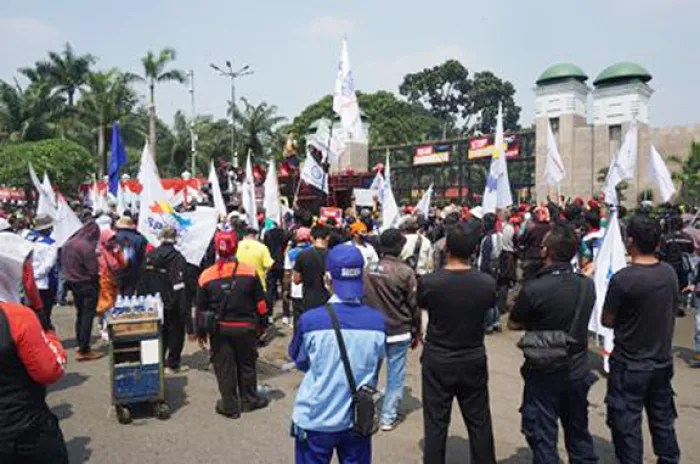 Serikat Buruh Lakukan Mogok Nasional