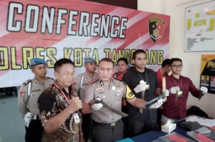 Dua dari Enam Kawanan Spesialis Perampok Minimarket Ditembak