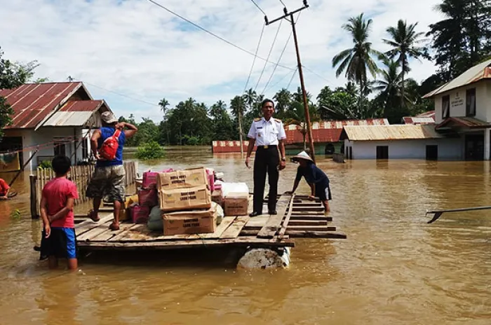 Kemensos Terus Berikan Bantuan Untuk Korban Banjir Sultra