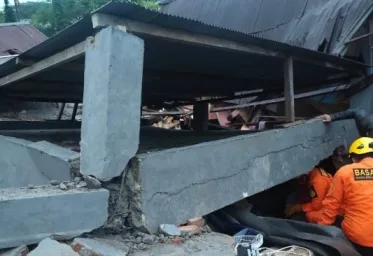Gempa M 62 Landa Mamuju Bangunan Banyak Yang Rusak Berat
