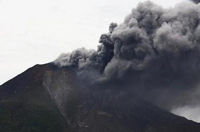 Gunung Sinabung Kembali Semburkan Abu