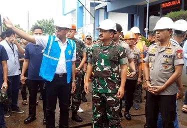 Kapolri dan Panglima TNI Kunjungi Korban Banjir