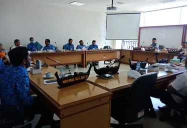 Komisi I  DPRD  Sulbar Menggelar Rapat Bersama Sejumlah Dinas