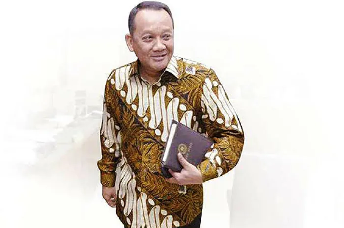 KPK Ancam Jemput Paksa  Mantan Sekretaris MA <br><br>