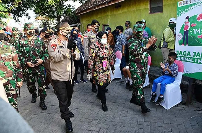 Presiden Jokowi Apresiasi Kapolda Jatim Bangun Kampung dan Pesantren Tangguh