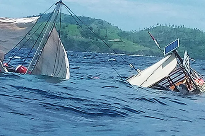 Kapal Rombonan Wartawan Istana Tenggelam, Penumpang Selamat