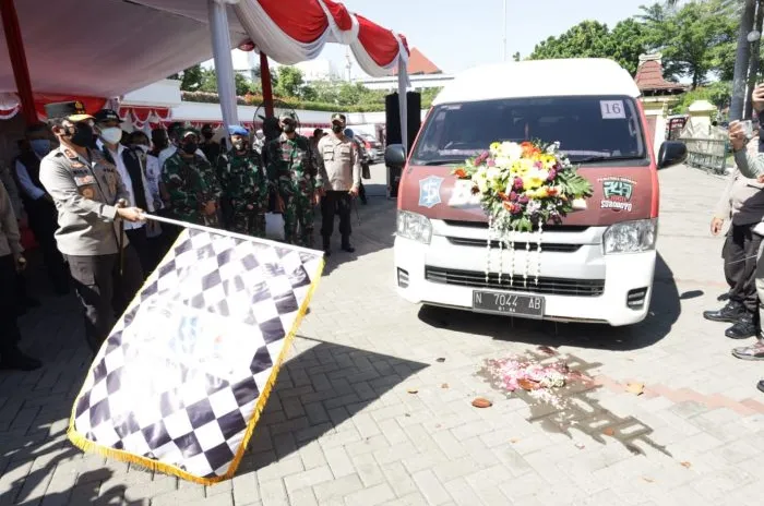 Kapolda Jatim Resmikan Mobil Vaksinasi Respon Cepat