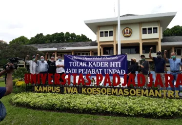 Karena Terungkap Pernah Pimpin HTI Wakil Dekan Unpad Dicopot