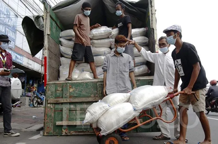 Kemensos Kirim 3 Ribu Paket Pengganti Beras Berkutu Ke Jatim