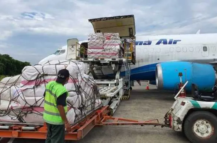 Korban Banjir NTB Dan NTT Peroleh Bantuan Kemensos Senilai Rp 3,9 Miliar