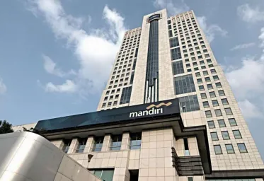 Laba Bank Mandiri Turun 37 Persen