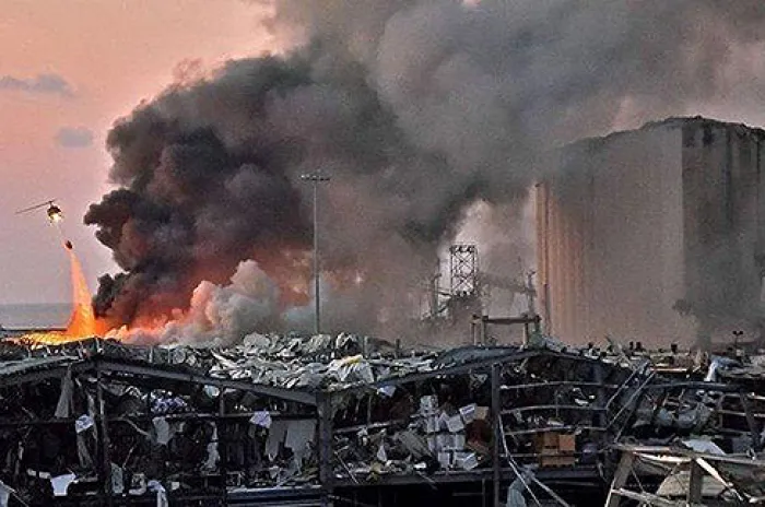 2 Ledakan Dahsyat Guncang Kota Beirut Puluhan Orang Tewas dan Ribuan Luka