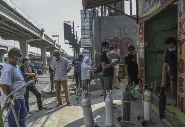 Menko Marves Minta Oksigen Industri Semuanya Dikonversi Untuk Kebutuhan Medis