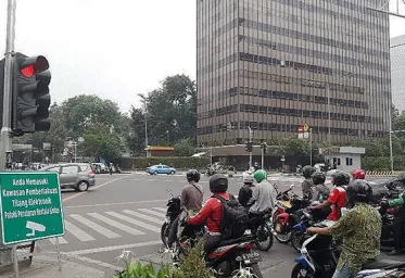 Pengendara Motor Melanggar Dikenakan Sanksi Tilang ETEL