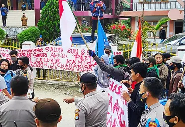 PT Monaze San Ditolak Pemuda  Mahasiswa Mamasa