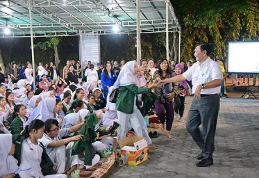 Menko Luhut Datang Mahasiswa Pro Prabowo di Medan Meradang