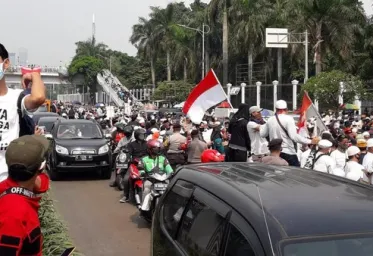 Massa PA 212 dan Ormas Islam GelarAksi Tolak RUU HIP di DPR RI