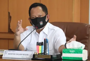 Teguran Mendagri Kepada 10 Kepala Daerah Yang Belum Membayar Insentif Nakes