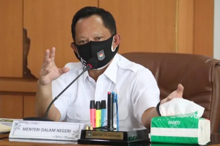 Teguran Mendagri Kepada 10 Kepala Daerah Yang Belum Membayar Insentif Nakes