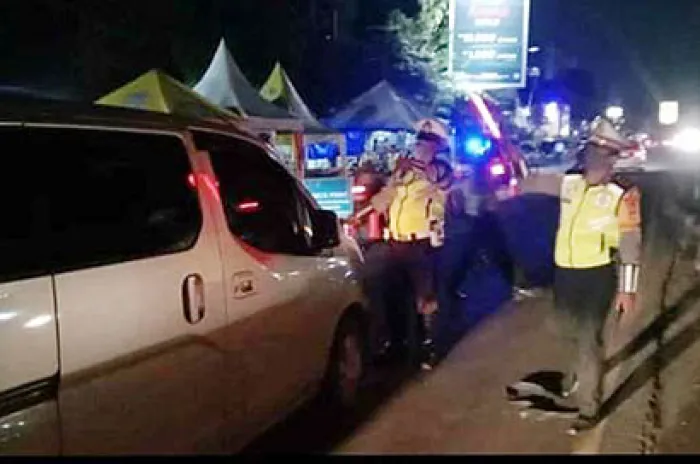 Nekat Bawa Pemudik Polisi Tangkap 5 Mobil Travel 
