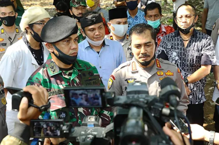 Kabaharkam Komjen Agus Tinjau Pengelolaan Lahan Tidur Untuk Ketahanan Pangan Masyarakat