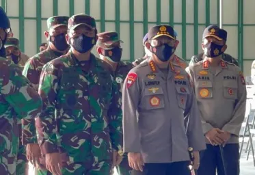   Kapolri dan Panglima TNI Tinjau Vaksinasi Covid19 di Natuna