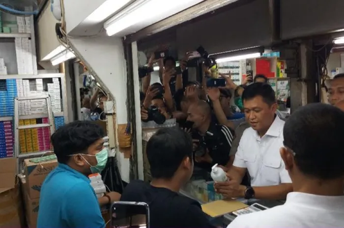 Polda Metro Jaya Sidak Harga Masker di Pasar Pramuka