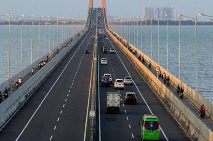 Mulai Hari Ini Pelintas Jembatan Suramadu Wajib Bawa SIKM