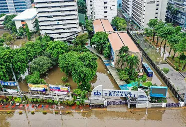 Pemprov DKI Siagakan 32 RSUD dan 44 Puskesmas Untuk Warga Korban Banjir