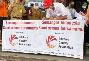 Yayasan Keluarga Besar Bukit Asam Terima dan Salurkan Bantuan Alat Kesehatan dari Ishihara Charity Foundation 