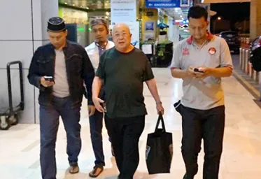 Pemilik Hotel dan Mal di Makasar Ancam Pedagang Pakai Pistol Ditangkap Polisi di Bandara