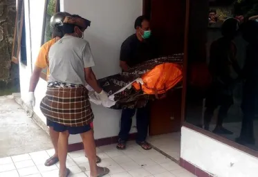 Pensiunan Polisi Ditemukan Tewas Membusuk di Rumah Kontrakan