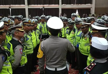Polisi Terjunkan Ratusan Personil PJR Tindak Kendaraan Sumbu Tiga Melintas di TOL