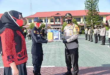 Peringati HUT RI Polda Kalsel Lakukan Bakti Sosial