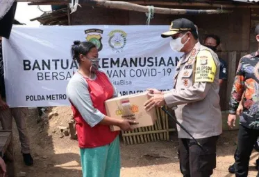 Polda Metro Bagikan 26067 Paket Sembako Untuk Fakir Miskin dan Anak Yatim