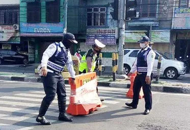 Polisi Gelar Simulasi Penutupan Akses Jalan Masuk dan Keluar Jakarta