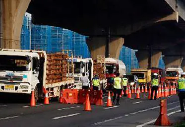 Cegah Penyelundupan Penumpang Bagasi Bus dan Muatan Truk Diperiksa Petugas