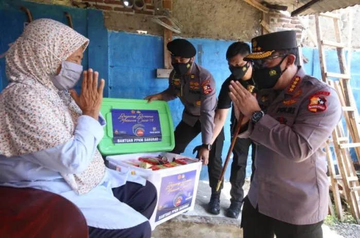 Selama PPKM Darurat Polri Telah Bantu Salurkan 475.420 Paket Bansos ke Warga 