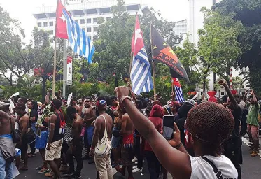 Polisi Tangkap 8 Orang Pengibar Bendera Bintang Kejora di Jakarta