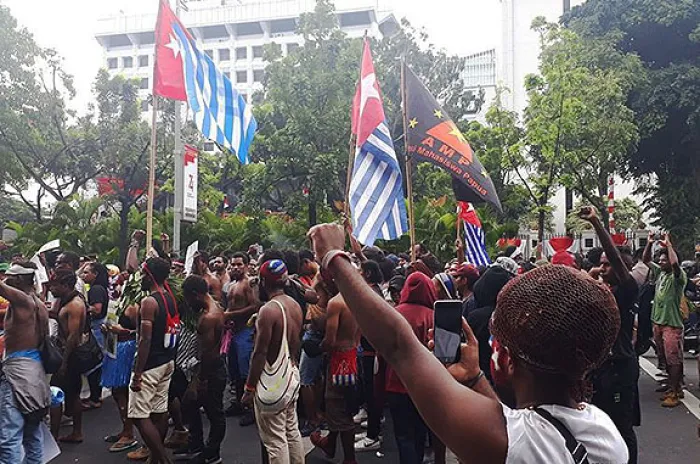 Polisi Tangkap 8 Orang Pengibar Bendera Bintang Kejora di Jakarta